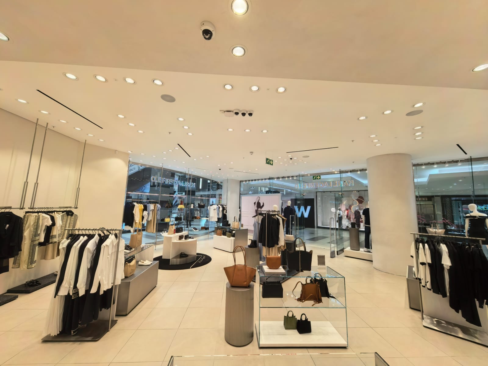 Steve Madden store exterior